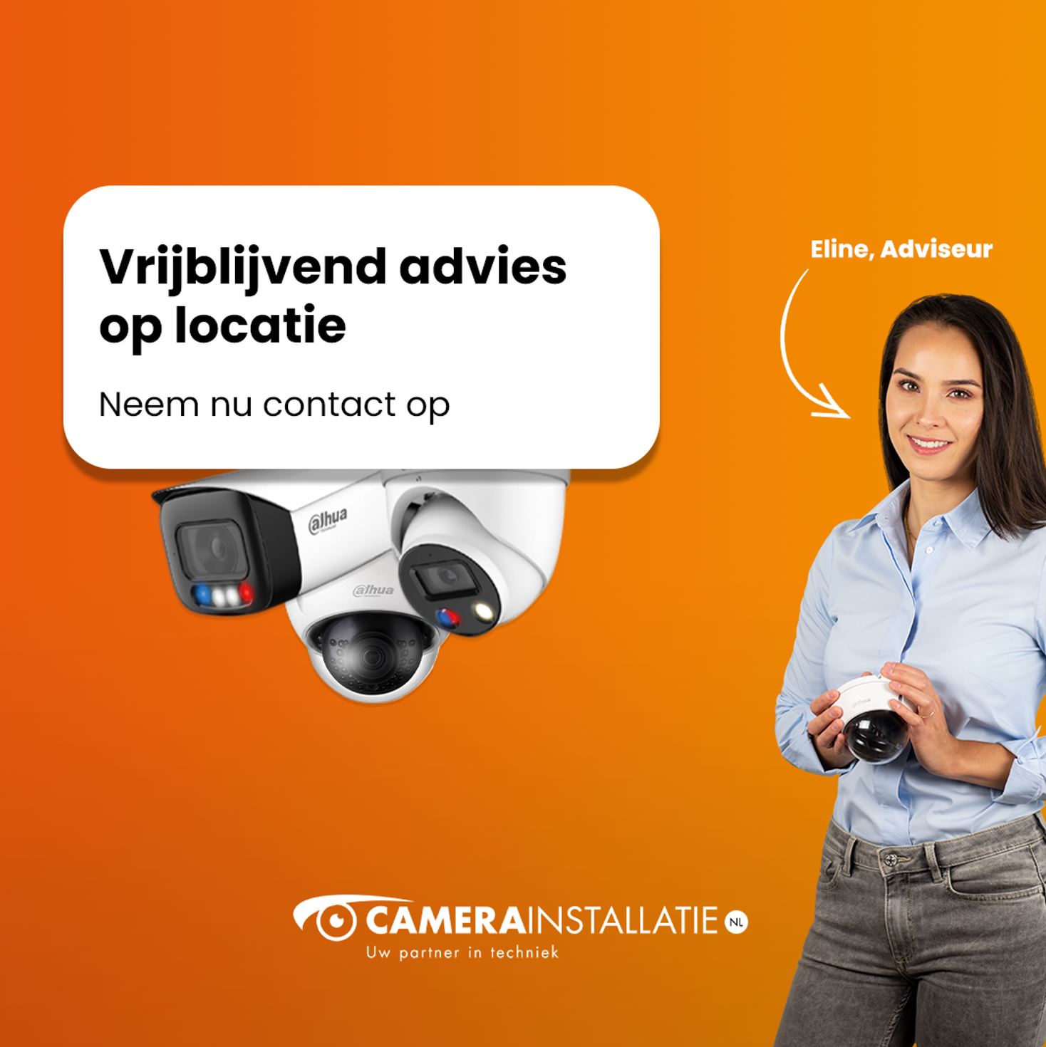Specialist beveiliging geeft advies op locatie aan klant